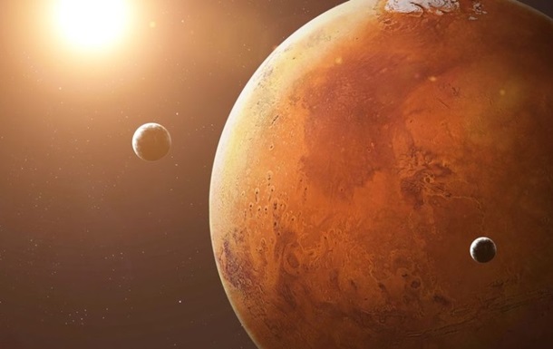 Марс уничтожит собственный спутник - ученые
