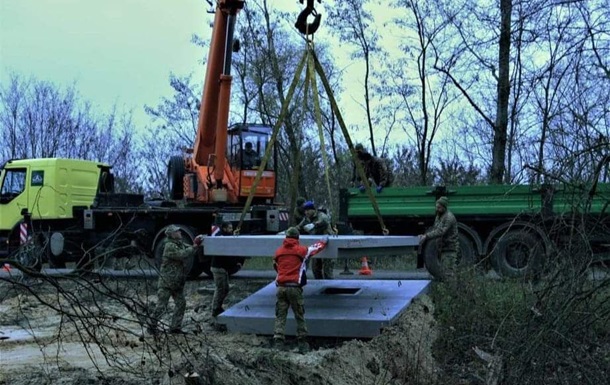 На Київщині продовжують будувати оборонні рубежі