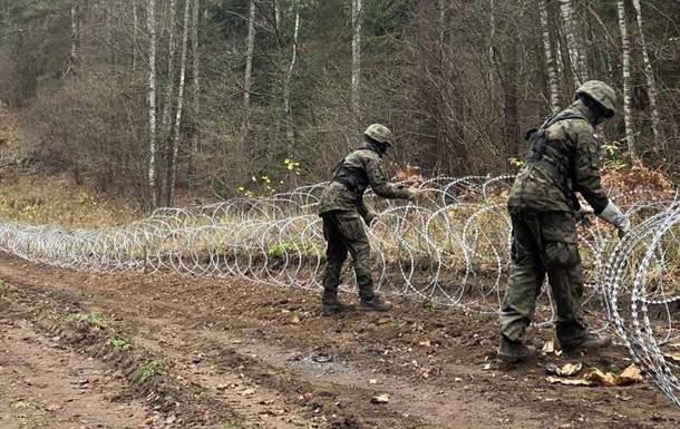 Навіщо Польща будує паркан на кордоні з Росією