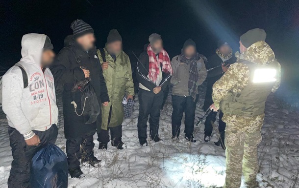 На границе Украины с Беларусью задержана группа  подброшенных  нелегалов