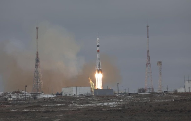 Росія запустила другий військовий супутник за місяць