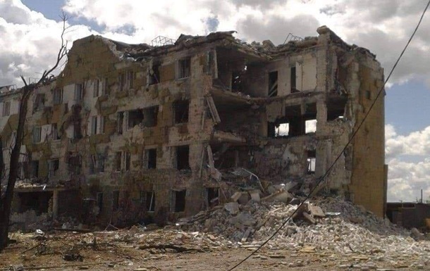 ОВА: Оккупанты  восстанавливают  жилье в Хрустальном, где не было боев