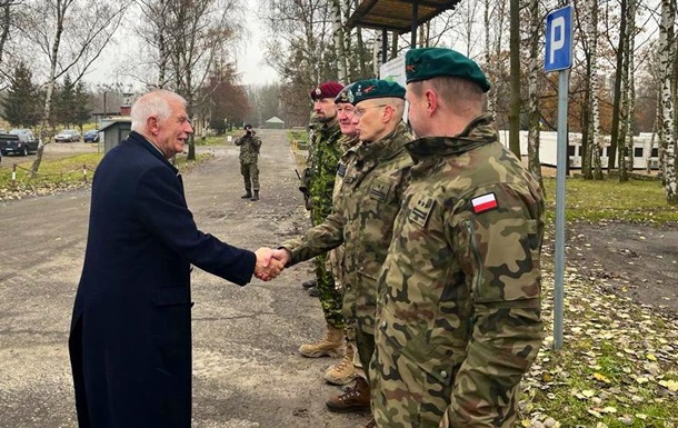 Боррель відвідав українських військових на тренуваннях у Польщі