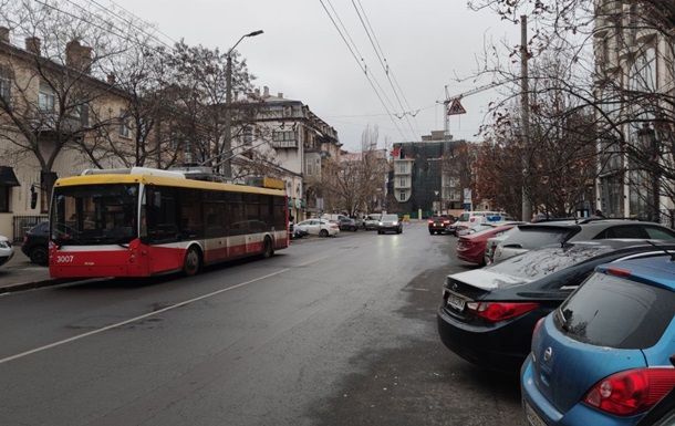 В Одесі зупинився електротранспорт