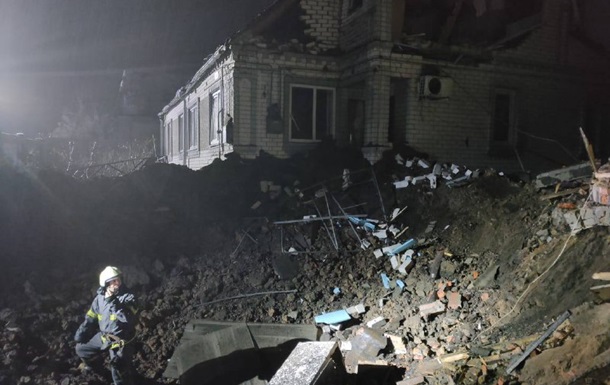 З явилися фото наслідків ракетного удару по Харківському району