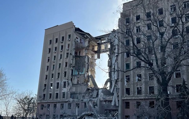 Зруйновану будівлю Миколаївської ОВА знесуть - Кім