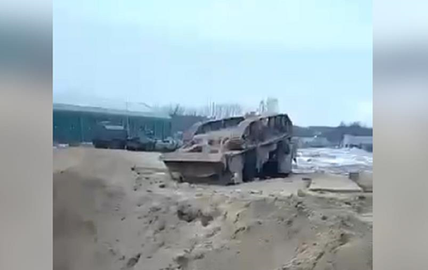 З явилося відео наслідків удару по військовій частині у Брянській області РФ