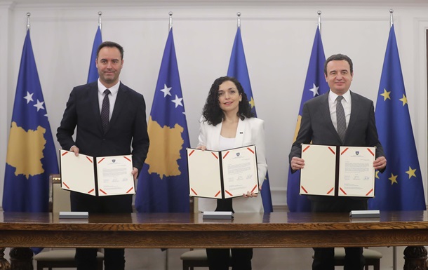 Влада Косова підписала заявку на вступ у ЄС