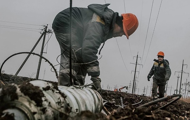 Энергетики ДТЭК вернули свет двум тысяч семей на Донбассе