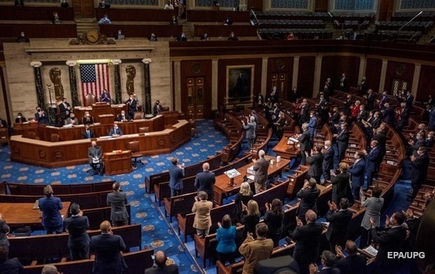 Сенат США принял бюджет Пентагона с помощью для Украины