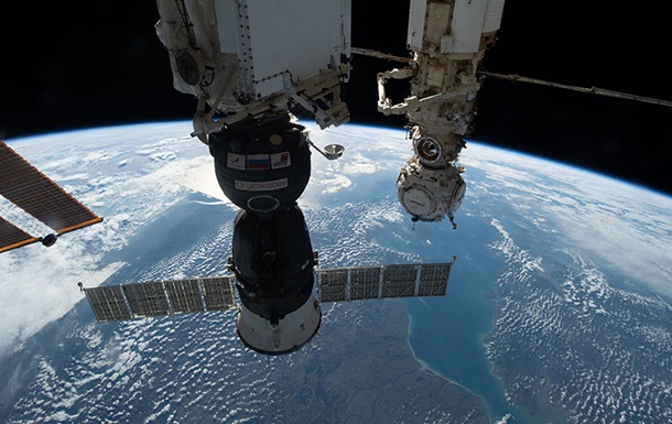 ISS postpones spacewalk due to leak in Russian Soyuz