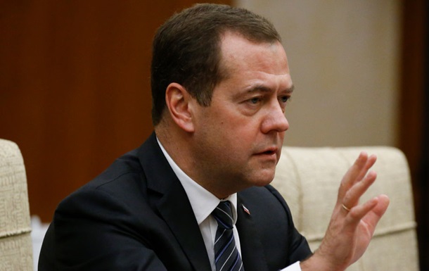 Медведев назвал  дурацким  решение ЕС по потолку цен на газ