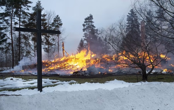 В Финляндии на Рождество сгорела старинная церковь 