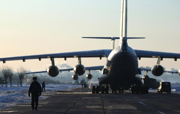 СМИ сообщают о трех погибших на аэродроме в российском Энгельсе