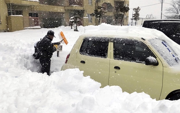 Снігопади в Японії забрали життя 17 людей