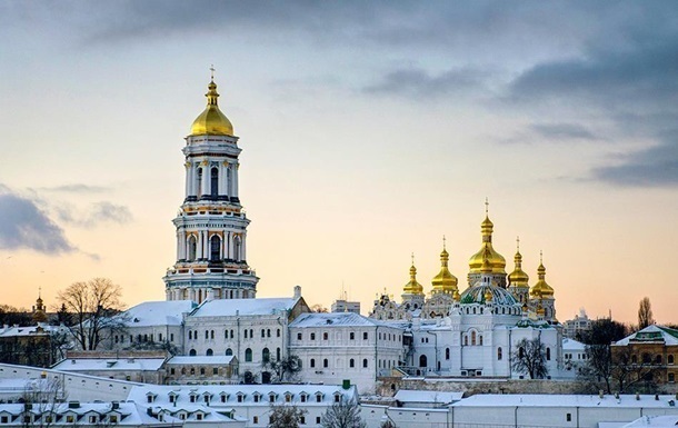 Московский патриархат уходит из двух главных храмов Лавры - Минкульт