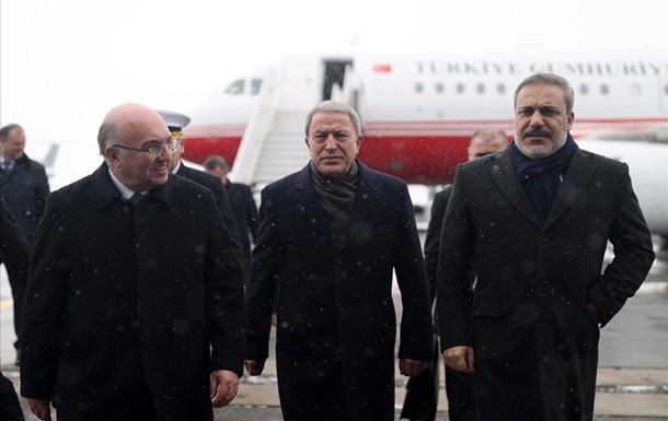 Москву відвідали глава міноборони та начальник розвідки Туреччини