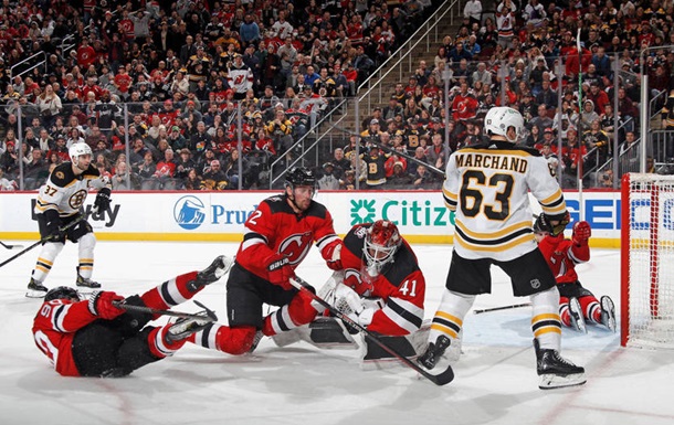 НХЛ: Бостон сильнее Нью-Джерси, Вегас проигрывает Анахайму