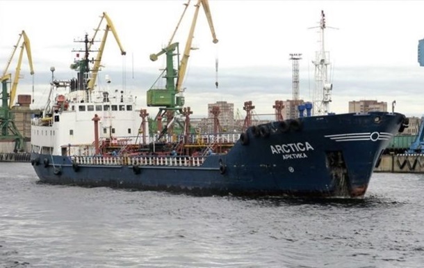У Санкт-Петербурзі загорівся нафтовий танкер