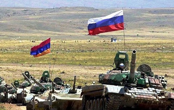 РФ анонсировала девять международных военных учений