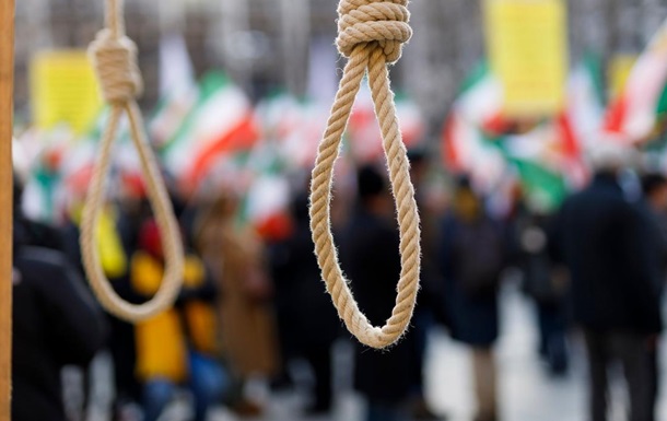 ЄС різко засудив нові страти учасників протестів в Ірані