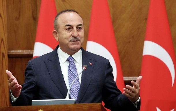 Глава МИД Турции заявил о поддержке мирного плана Украины