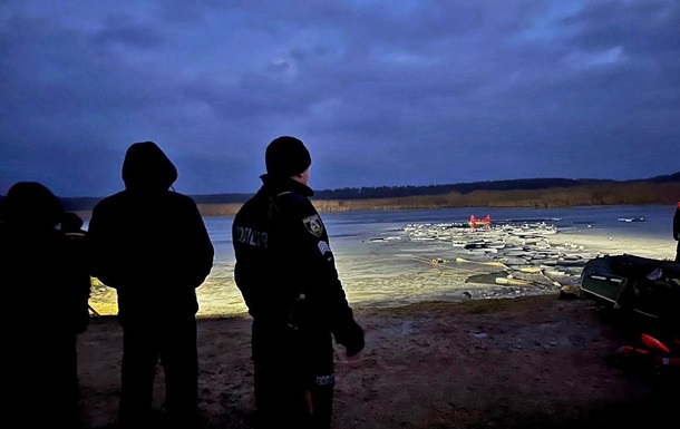 На Киевщине четверо детей провалились под лед, двое погибли