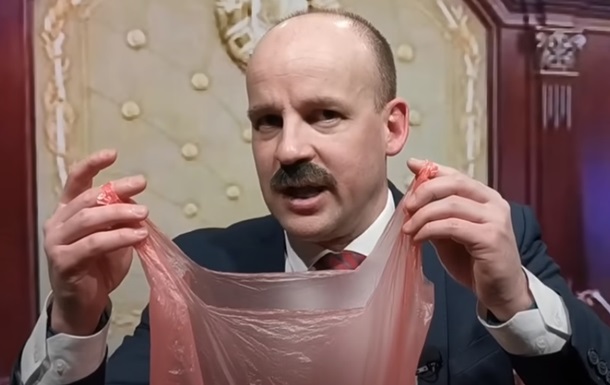 Гуморист висміяв Лукашенка, який демонстрував білоруську аптечку
