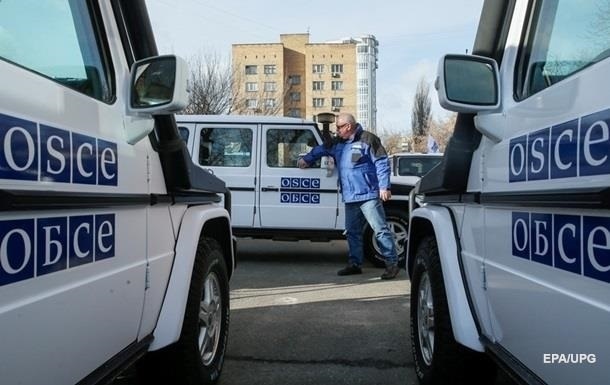 EU demands Russia return stolen OSCE vehicles