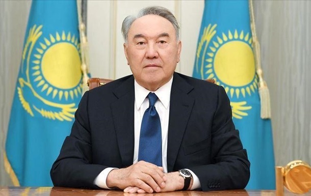 Экс-главе Казахстана Назарбаеву провели операцию на сердце