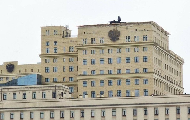 В ОП висміяли Путіна і Лаврова за ППО на дахах