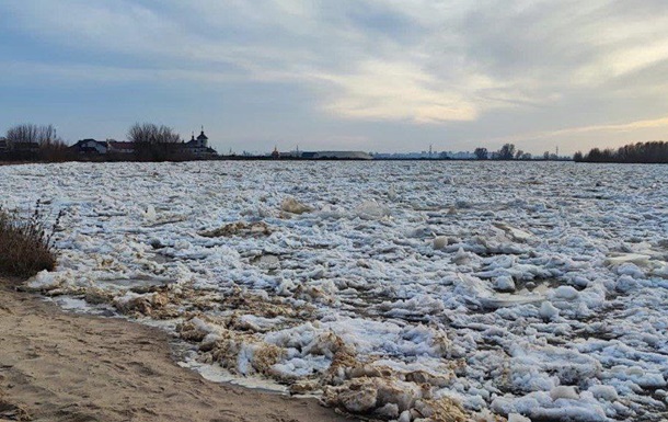 In Desna near Kyiv, an ice jam, dozens of houses were flooded