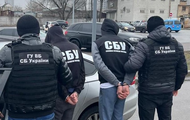 СБУ викрила ділків, які  продавали  паспорти України росіянам