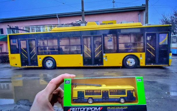 У Хмельницькому зупинили рух тролейбусів