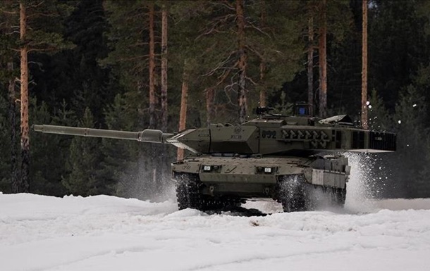 Шольц оголосив про передачу танків Leopard Україні