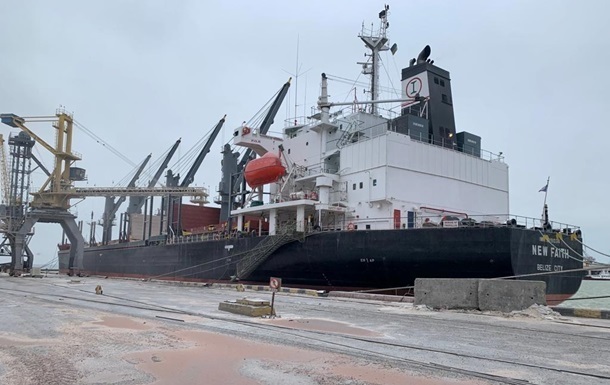 Україна готує до відправлення ще три судна із зерном