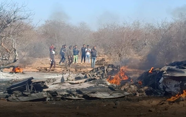 Two fighter jets crash in India