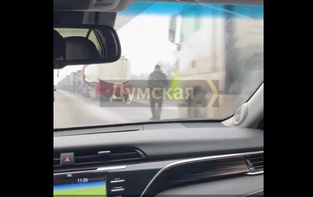 Сотні вантажівок стояли в заторах на півдні Одеської області