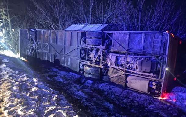 A bus carrying Ukrainians overturned in Moldova