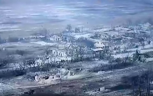 The village in the Luhansk region is destroyed to the foundations