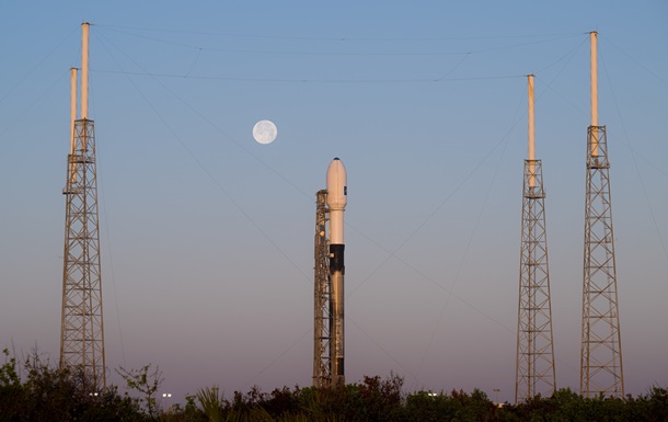 SpaceX вивела на орбіту іспанський супутник зв язку	