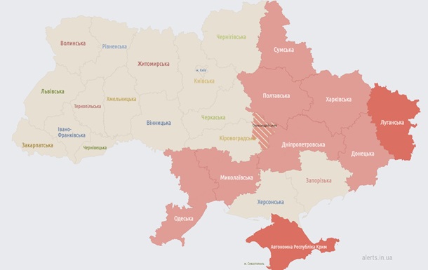 Повітряна тривога: повідомляють про вибухи на Сумщині та Дніпропетровщині