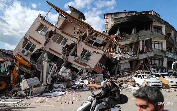 Кількість жертв землетрусів у Туреччині та Сирії перевищила 12 тисяч