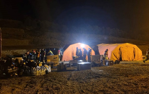 Украинские спасатели прибыли в Турцию