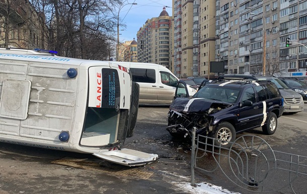 ДТП зі швидкою в Києві: шестеро постраждалих, зокрема немовля