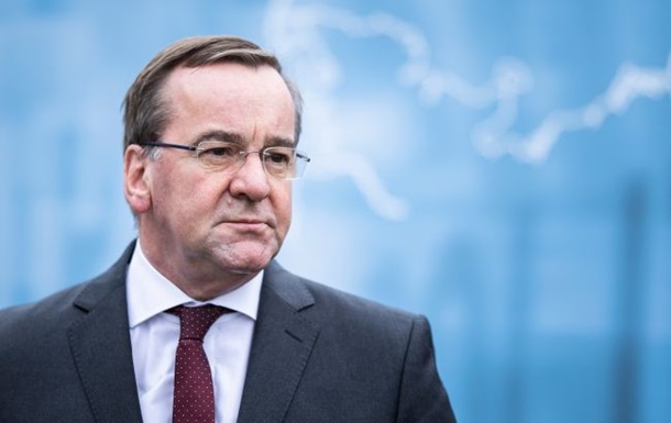 Министр обороны ФРН попросил для Бундесвера дополнительно 10 млрд евро