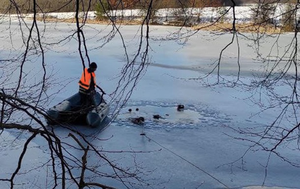 На Хмельнитчине провалились под лед четыре рыбака