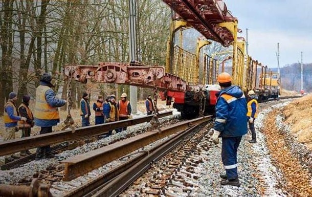 У Херсонській області відновили залізничні колії після обстрілу