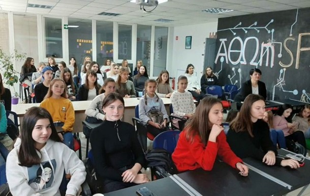 В Украине пострадавших от войны детей бесплатно научат программировать