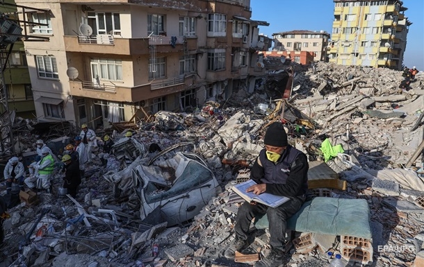 Землетрясения в Турции и Сирии: число жертв приблизилось к 42 000